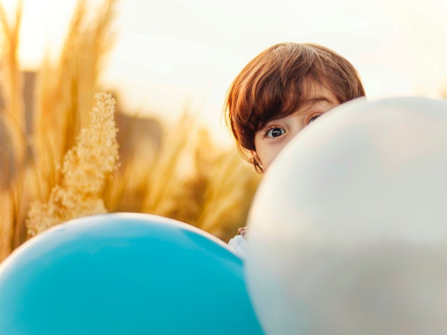 playing balloons